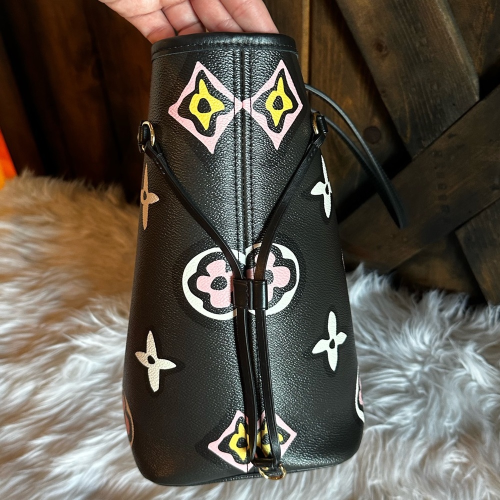 💖TRADE💖Limited Edition Louis Vuitton Wild at Heart Neverfull MM black - Picture 3 of 12
